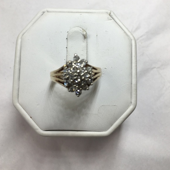 round diamonds 0.50 ct w engagement ring